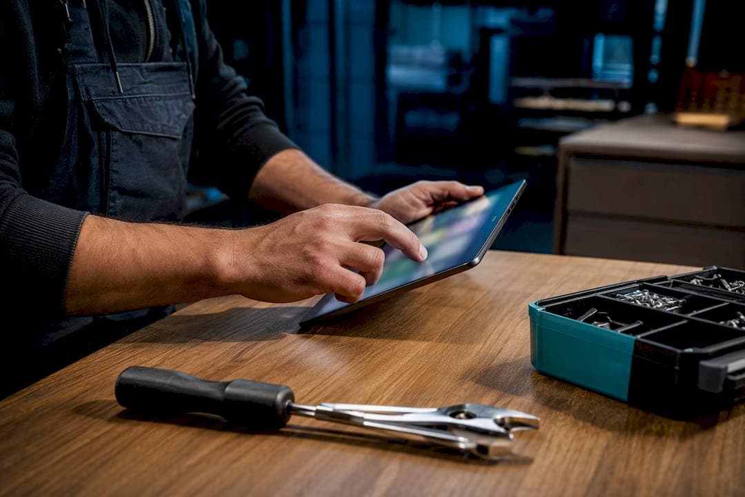 30 % weniger Bürozeit: Auftragsabwicklung digital für Kleinbetriebe